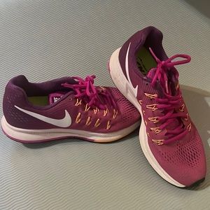 Nike zoom Pegasus 33 size 7.5